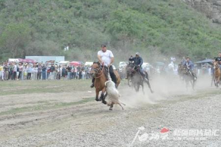 走进新疆：体验最具地方特色的节日庆典